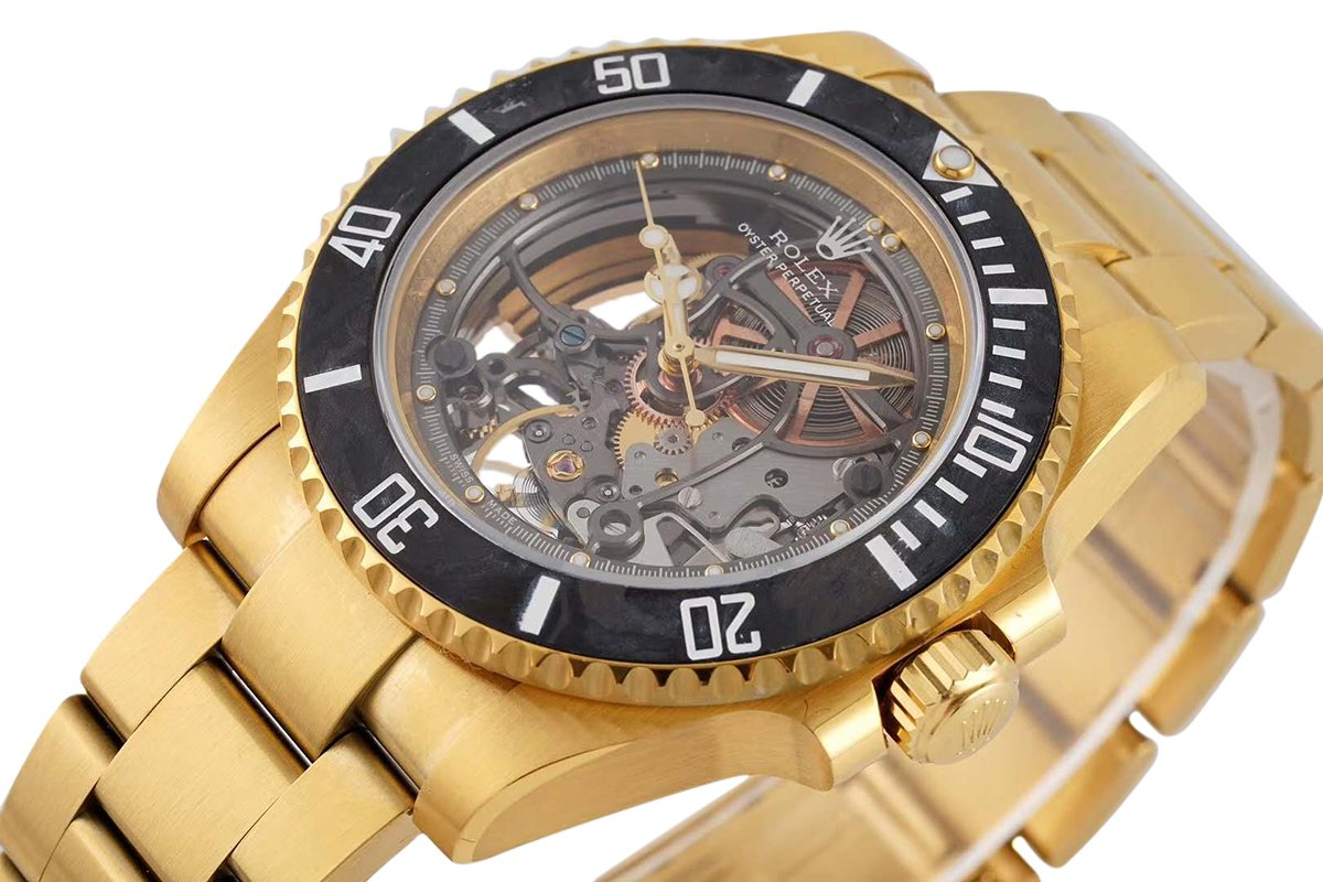 Andrea Pirlo Project 114060 Submariner in Yellow Gold