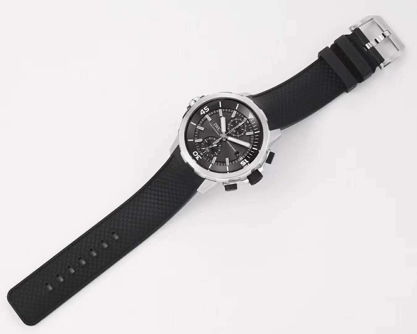 Aquatimer Chronograph Edition IW379506 “Sharks”