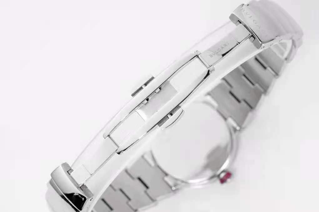 Lvcea Silver Dial in Steel