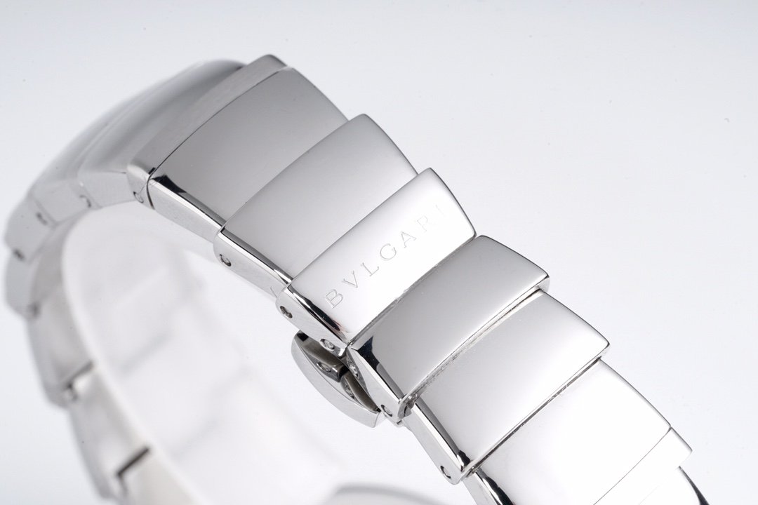 Lvcea Black Dial in Steel