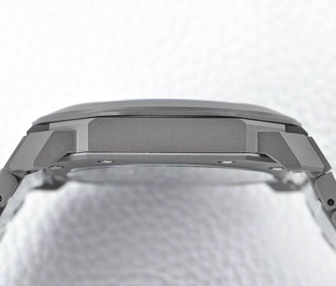 Octo Finissimo Grey Dial