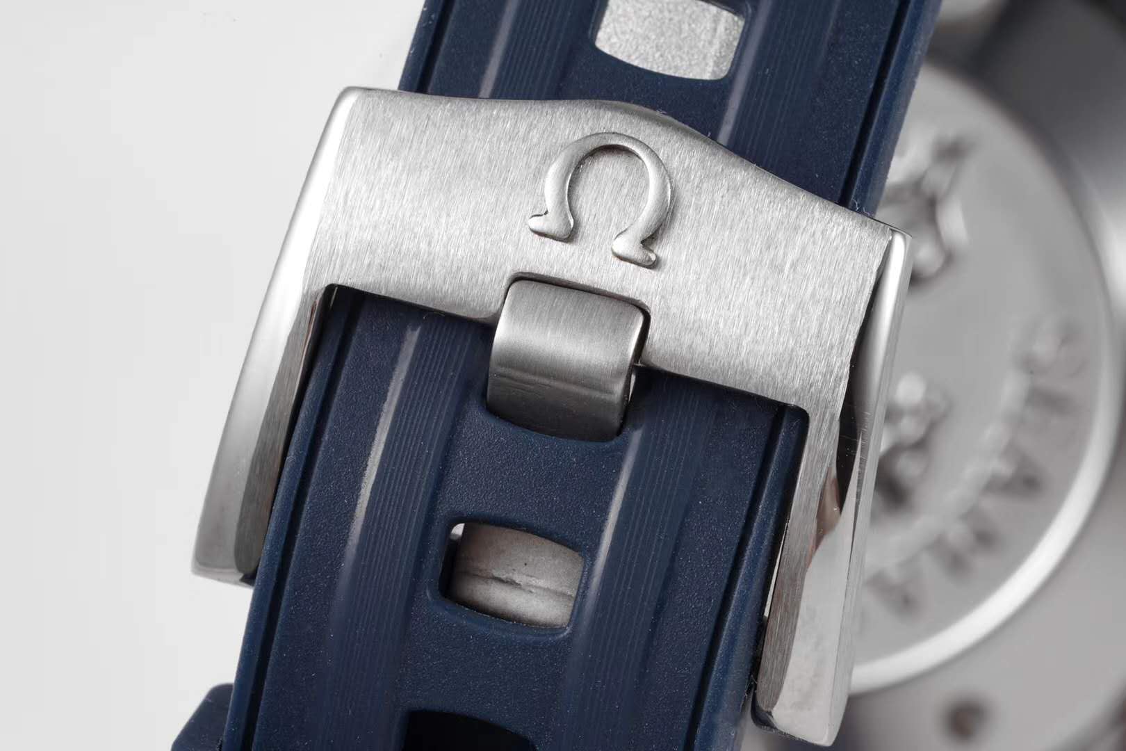 Seamaster Diver 300m Chronograph Blue Dial on Rubber Strap