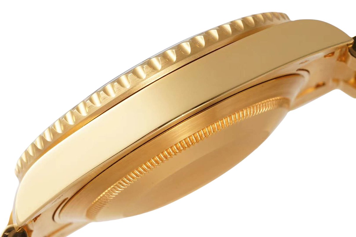 Submariner 116613LV ‘Watchvice Edition’ Hulk in Yellow Gold