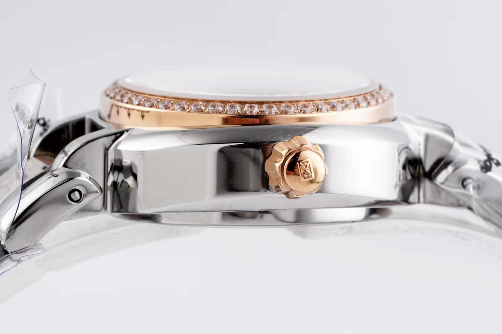 Primaluna MOP White Dial with D1am0nd Markers and D1am0nd Bezel in Rose Gold