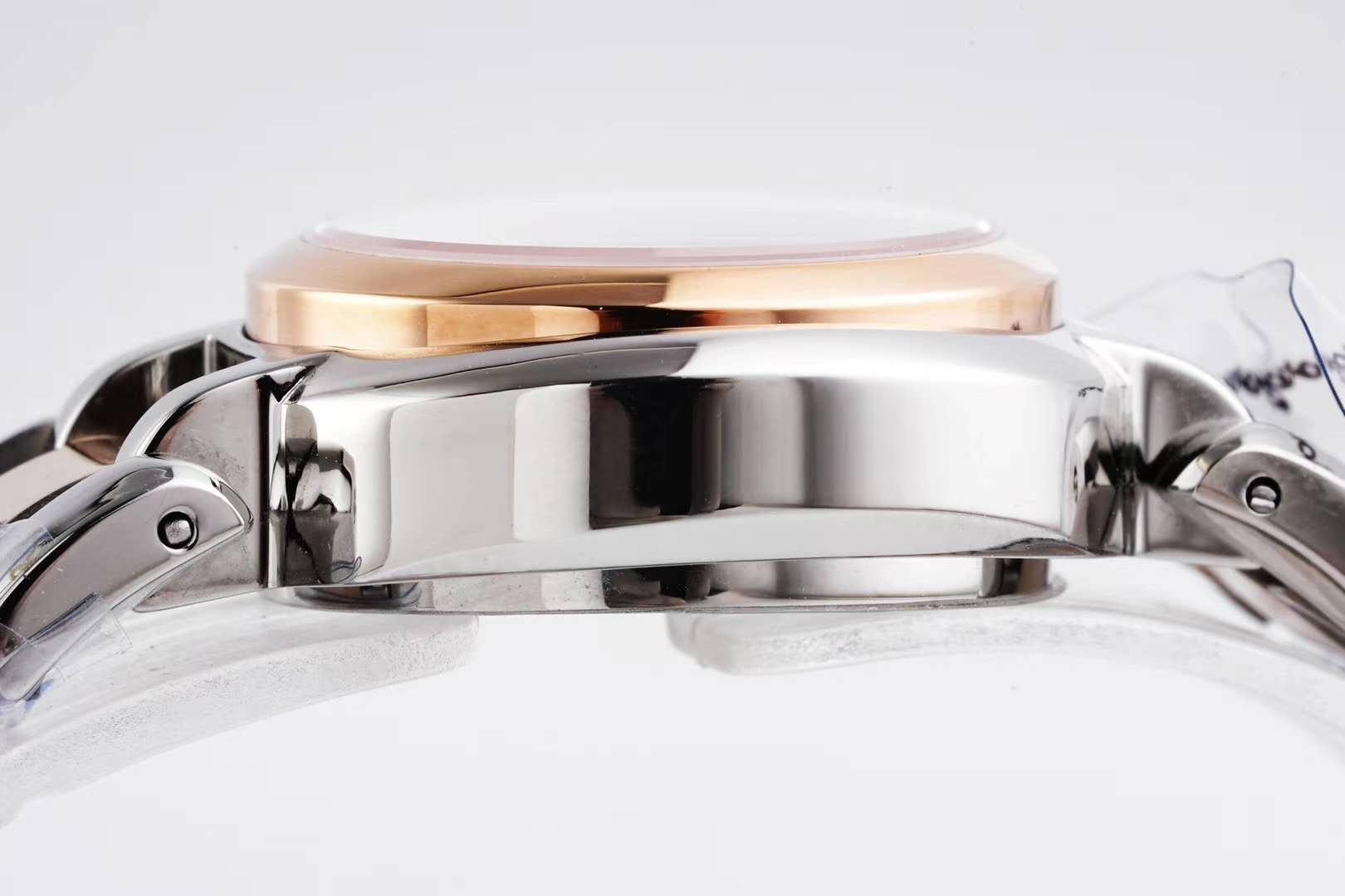 Primaluna MOP White Dial with D1am0nd Markers in Rose Gold