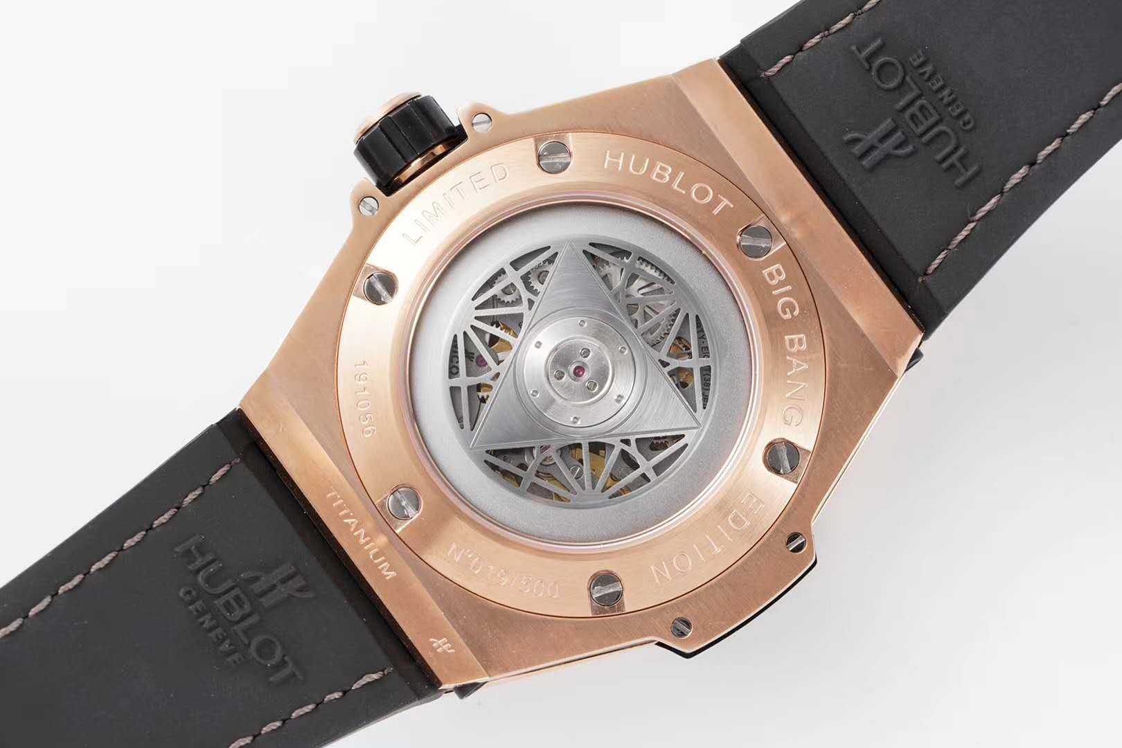 Big Bang Unico Sang Bleu in Rose Gold with D1am0nd Bezel on Brown Leather Strap