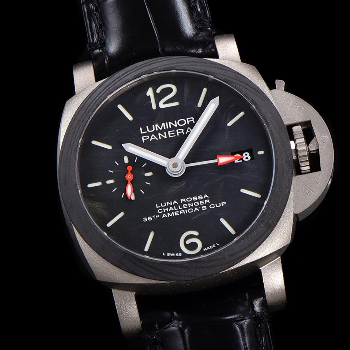 PAM1096 Luna Rossa GMT 42mm