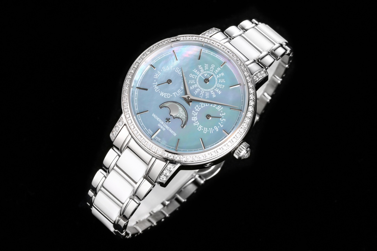 Traditionelle Perpetual Calendar Ultra-Thin 4305T/000G-B948 Blue Dial in White Gold on Bracelet