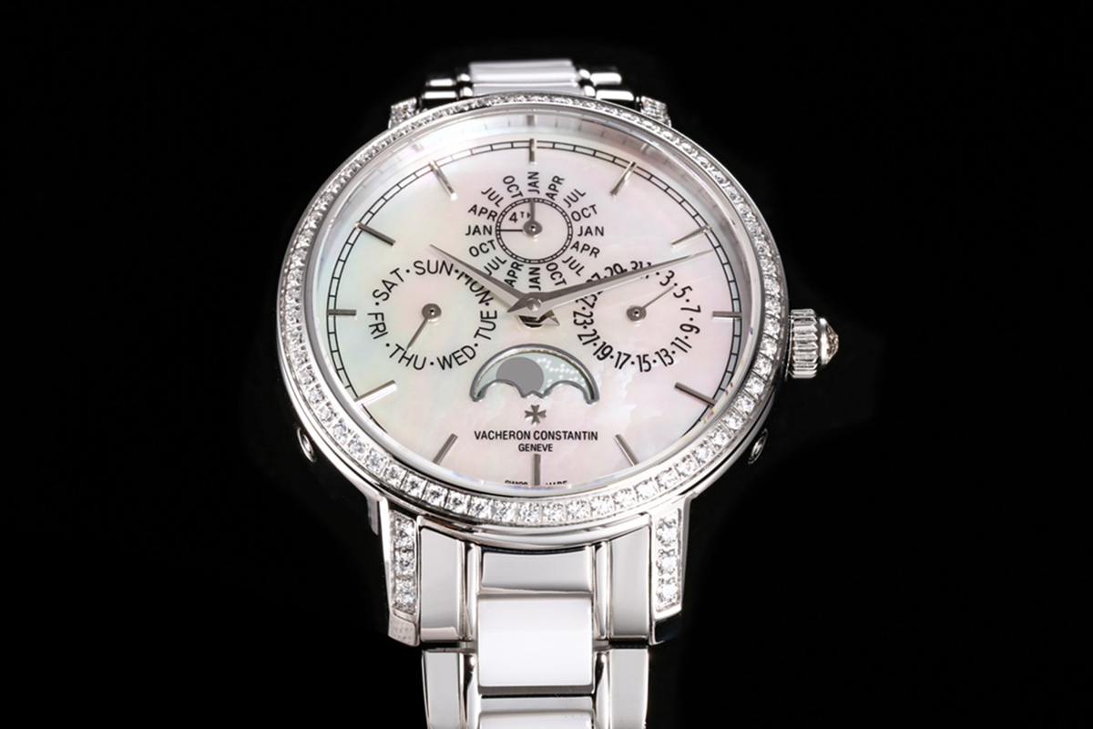 Traditionelle Perpetual Calendar Ultra-Thin 4305T/000G White Dial in White Gold on Bracelet